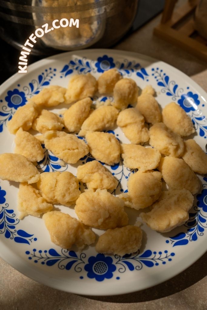 Puha grízgaluska húslevesben